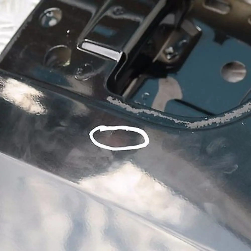 Hayon Dessous Noir Sapphire Metallique pour BMW X5 1 E53 à propos du numéro de pièce 7130827 BMW X5 1 E53 Hayon Dessous Noir Sapphire Metallique - SKU 7130827-BS1 - Numéro de pièce 7130827