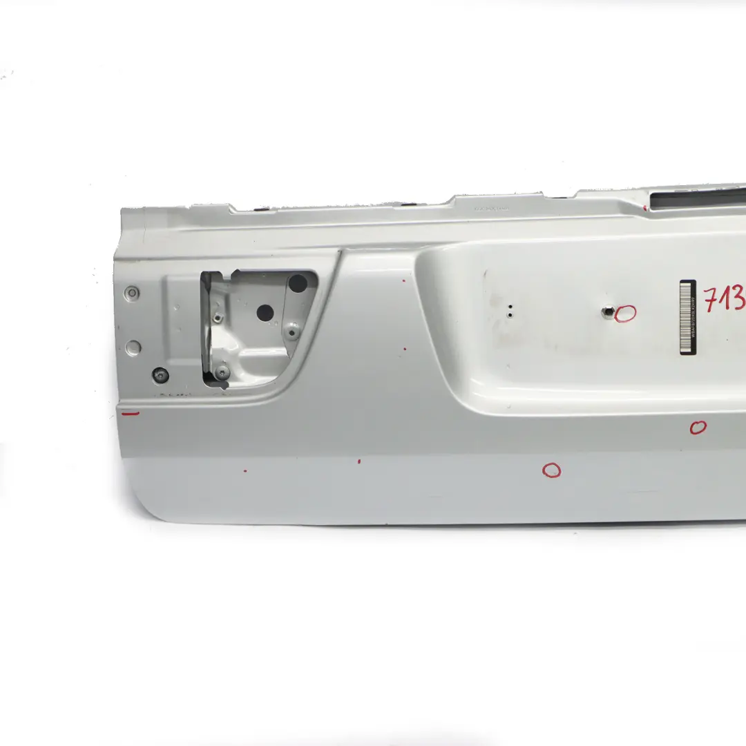 Maletero Tapa Inferior Puerta Trasera Titansilber Titan Plata - 354 para BMW X5 E53 con número de pieza 7130827 BMW X5 E53 Maletero Tapa Inferior Puerta Trasera Titansilber Titan Plata - 354 - SKU 7130827-TS1 - Número de pieza 7130827