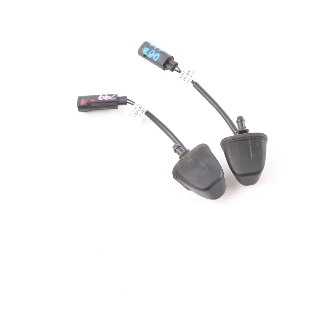 Set di ugelli lavavetro riscaldati per BMW E90 E91 E92 con numero di parte 7131299 BMW E90 E91 E92 Set di ugelli lavavetro riscaldati - SKU 7131299-1 - Numero di parte 7131299