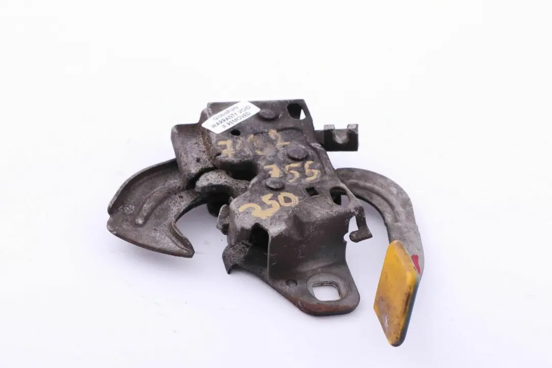 Zamek Lewy Maski do Mini R50 R53 o numerze 7132755 Mini R50 R53 Zamek Lewy Maski - SKU 7132755 - Numer Części 7132755