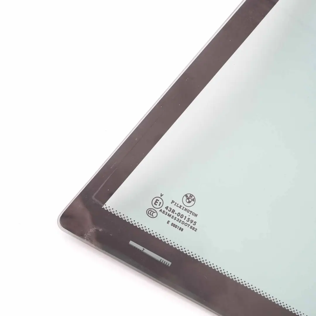 Puerta Fija Ventana Cristal Oscuro Trasera Izquierda SSG AS3 para BMW E87 con número de pieza 7132961 BMW E87 Puerta Fija Ventana Cristal Oscuro Trasera Izquierda SSG AS3 - SKU 7132961-1 - Número de pieza 7132961