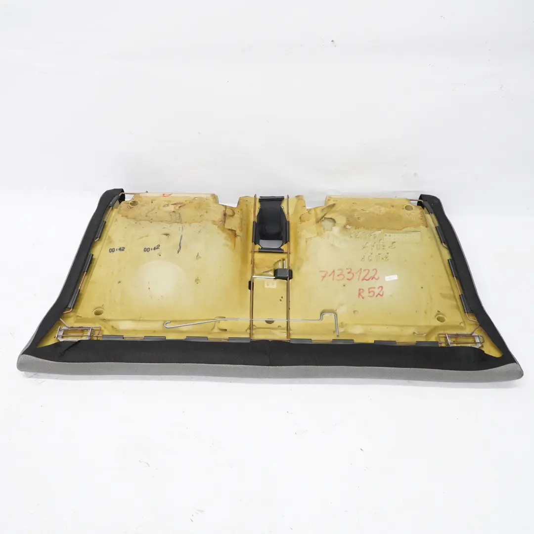 Kanapa Siedzisko Tylne Materiał do Mini R52 Cabrio o numerze 7133122 Mini R52 Cabrio Kanapa Siedzisko Tylne Materiał - SKU 7133122 - Numer Części 7133122