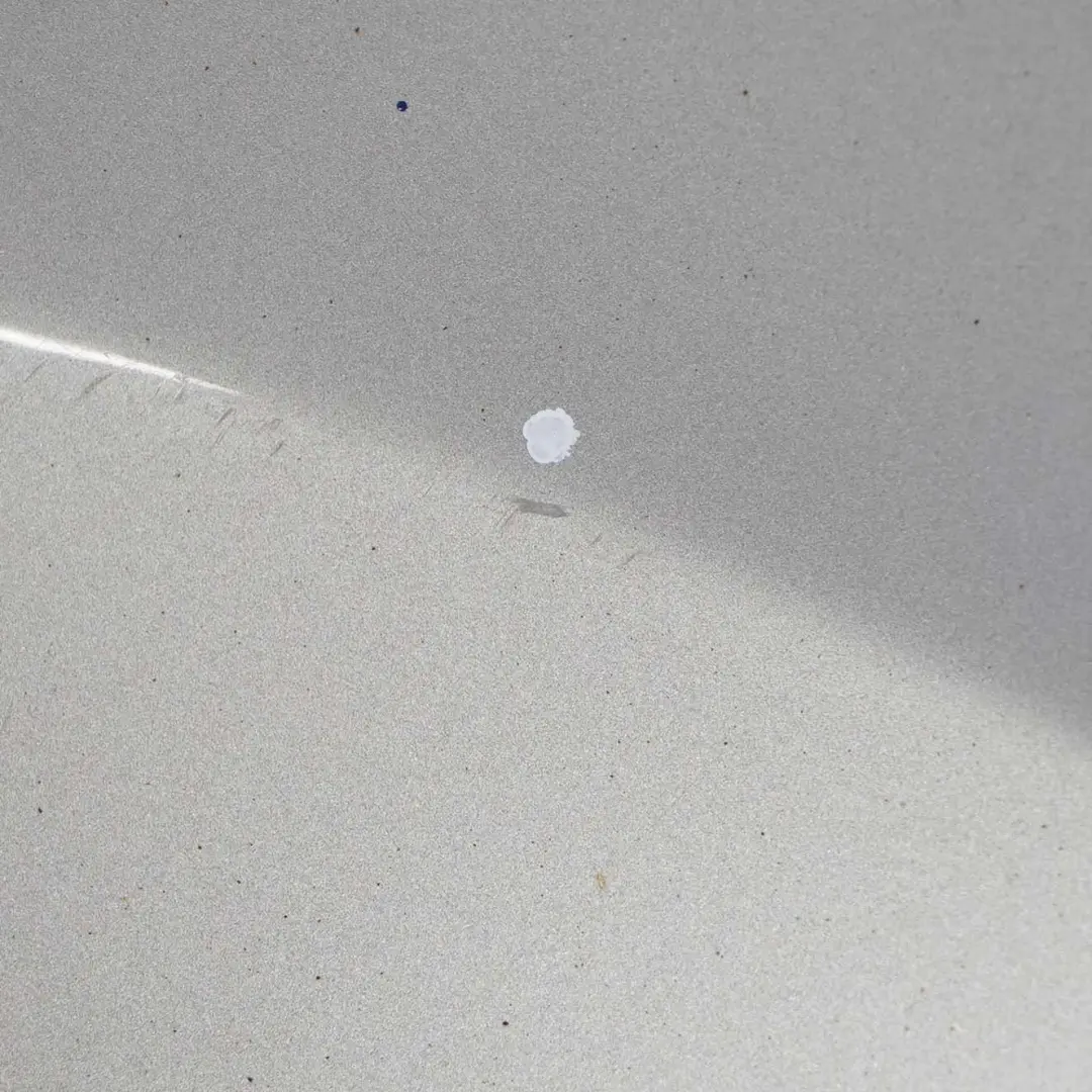 Pannello laterale parafango anteriore sinistro Kaschmirsilber - A72 per BMW E81 E87 con numero di parte 7133227 BMW E81 E87 Pannello laterale parafango anteriore sinistro Kaschmirsilber - A72 - SKU 7133227-KAS1 - Numero di parte 7133227