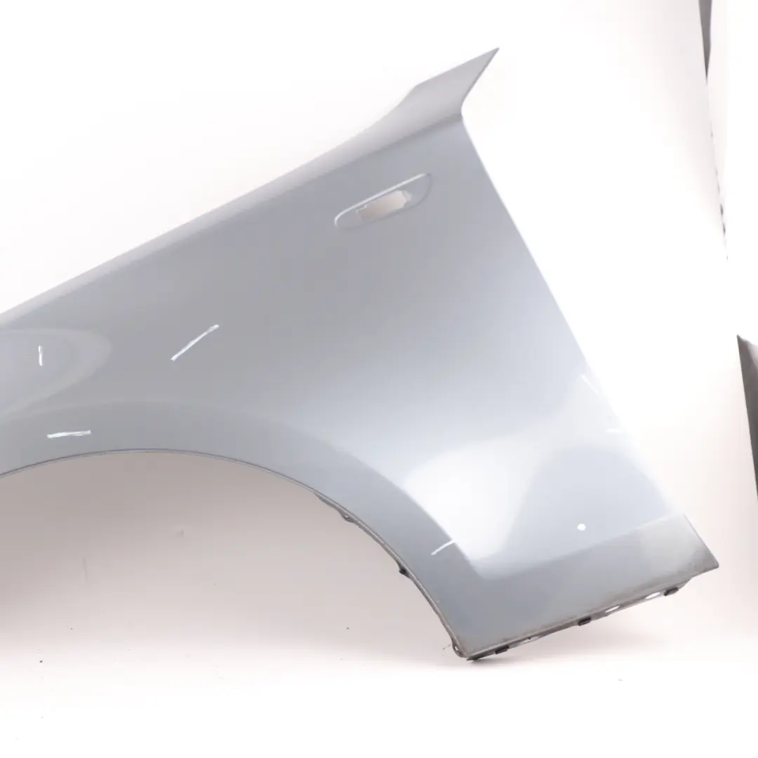 Seitenwand Vorne Links Quarzblau Blau Metallic - A18 für BMW E81 E82 E87 E88 mit Teilenummer 7133227 BMW E81 E82 E87 E88 Seitenwand Vorne Links Quarzblau Blau Metallic - A18 - SKU 7133227-QB - Teilenummer 7133227