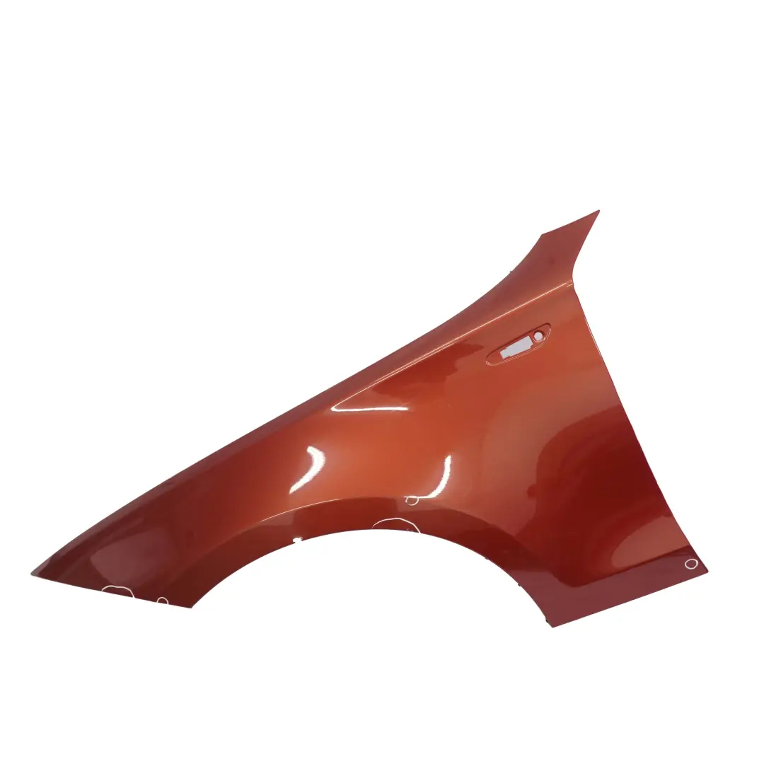 BMW E81 E87 Aile Avant Gauche Rouge Sedonarot Metallise - A79 - SKU 7133227-SED1 - Numéro de pièce 7133227