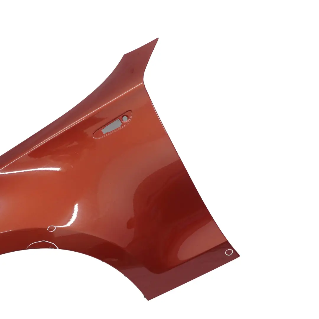 Panel Lateral BMW E87 Aleta Delantera Izquierda Sedonarot Rojo Metalico A79 para con número de pieza 7133227 Panel Lateral BMW E87 Aleta Delantera Izquierda Sedonarot Rojo Metalico A79 - SKU 7133227-SED1 - Número de pieza 7133227