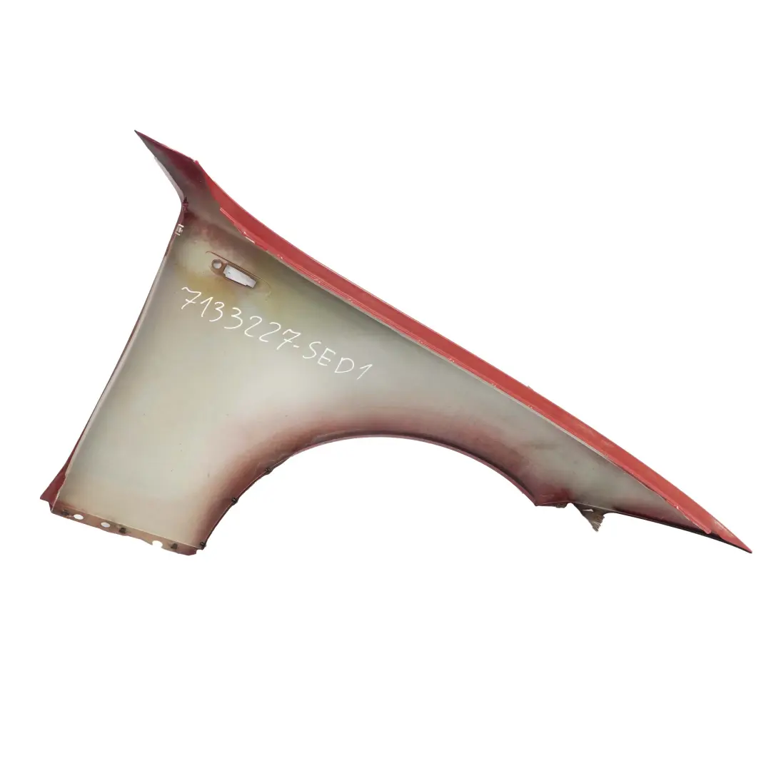 Panel Lateral BMW E87 Aleta Delantera Izquierda Sedonarot Rojo Metalico A79 para con número de pieza 7133227 Panel Lateral BMW E87 Aleta Delantera Izquierda Sedonarot Rojo Metalico A79 - SKU 7133227-SED1 - Número de pieza 7133227