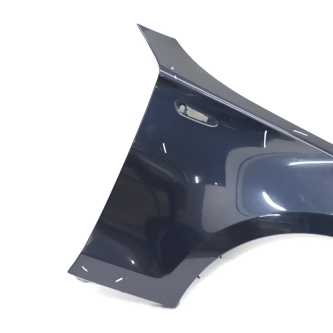 Pannello laterale anteriore destro Pannello parafango Monacoblau A35 per BMW E81 E87 con numero di parte 7133228 BMW E81 E87 Pannello laterale anteriore destro Pannello parafango Monacoblau A35 - SKU 7133228-MB1 - Numero di parte 7133228