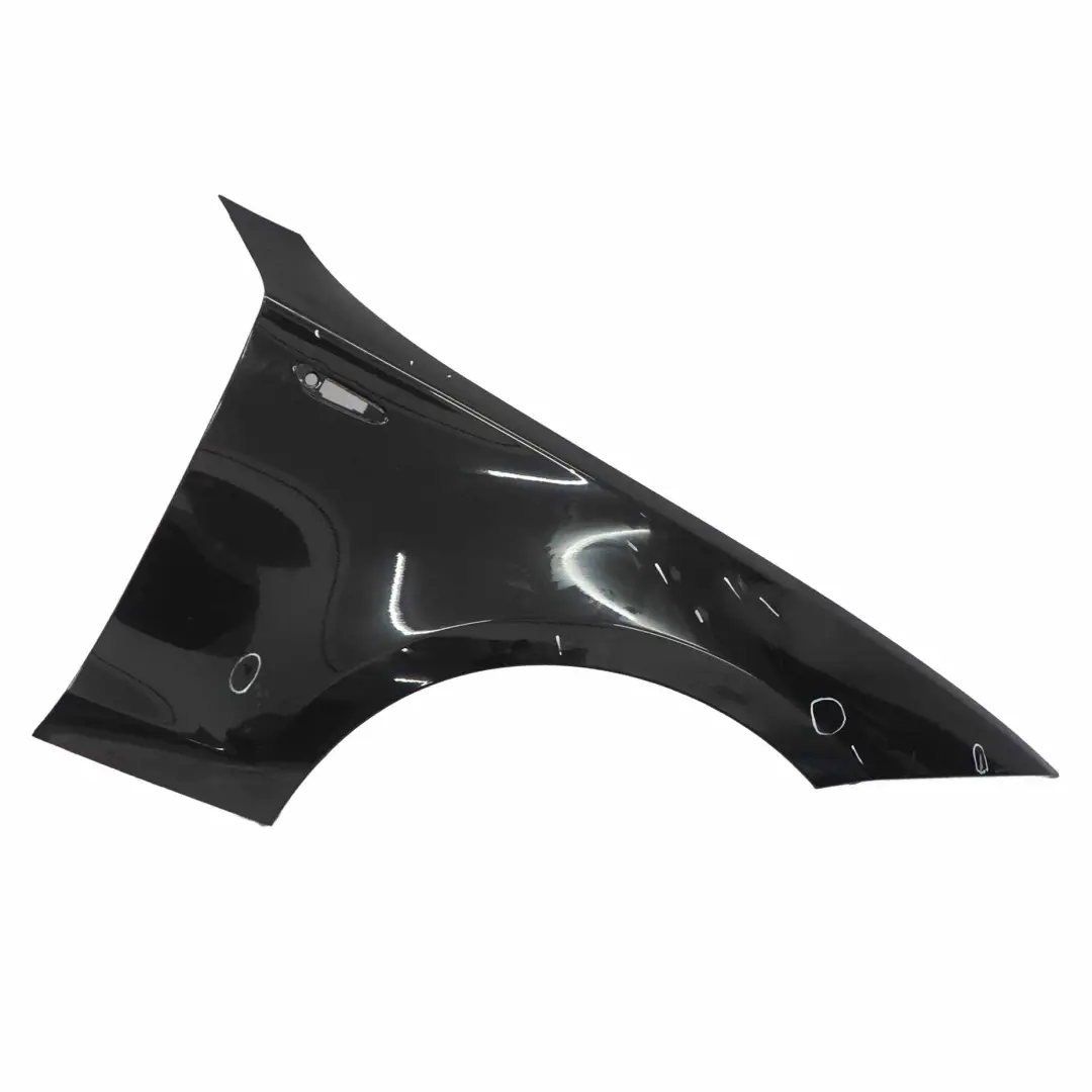 BMW E81 E82 E87 E88 LCI Panneau Laterale avant Droit Garde-Boue Noir 2 - 668 - SKU 7133228-SCH2 - Numéro de pièce 7133228