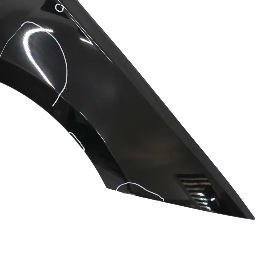 Błotnik prawy przedni schwarz II 668 do BMW E81 E87 o numerze 7133228 BMW E81 E87 Błotnik prawy przedni schwarz II 668 - SKU 7133228-SCH3 - Numer Części 7133228