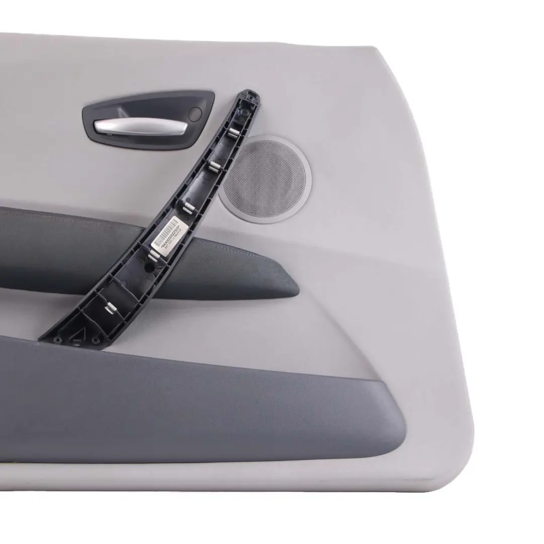 Frente Izquierda Tarjeta puerta panel ajuste Alaskagrau Alaska Red Gris para BMW E87 con número de pieza 7133301 BMW E87 Frente Izquierda Tarjeta puerta panel ajuste Alaskagrau Alaska Red Gris - SKU 7133301-3 - Número de pieza 7133301