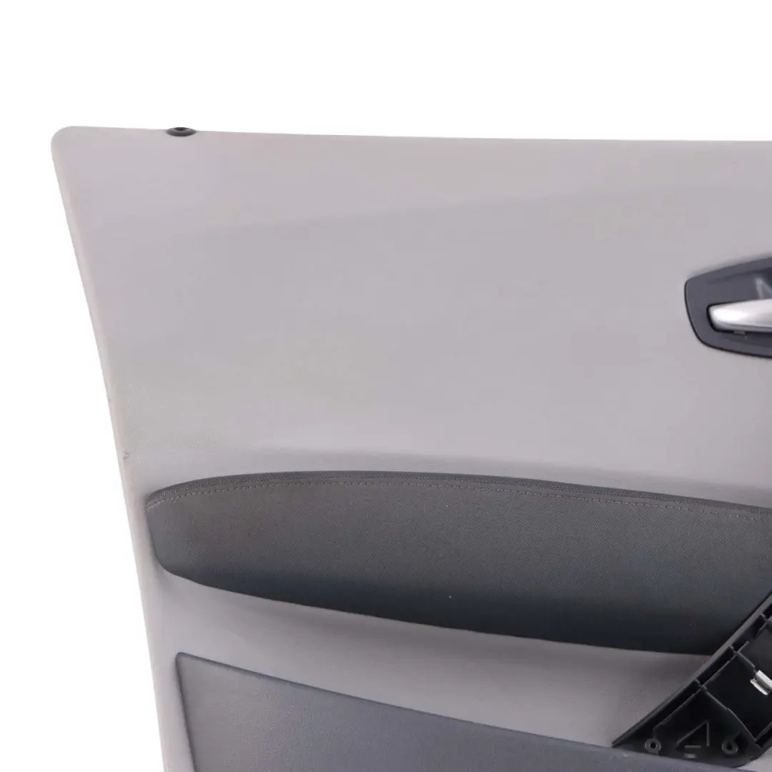 Anteriore sinistro pannello rivestimento scheda porta Alaskagrau Grigio per BMW E87 con numero di parte 7133301 BMW E87 Anteriore sinistro pannello rivestimento scheda porta Alaskagrau Grigio - SKU 7133301-3 - Numero di parte 7133301