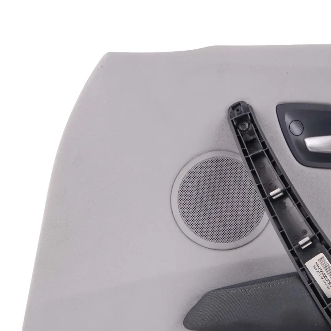 Panneau garniture carte porte avant droite Alaskagrau Gris Network pour BMW E87 à propos du numéro de pièce 7133302 BMW E87 Panneau garniture carte porte avant droite Alaskagrau Gris Network - SKU 7133302-3 - Numéro de pièce 7133302