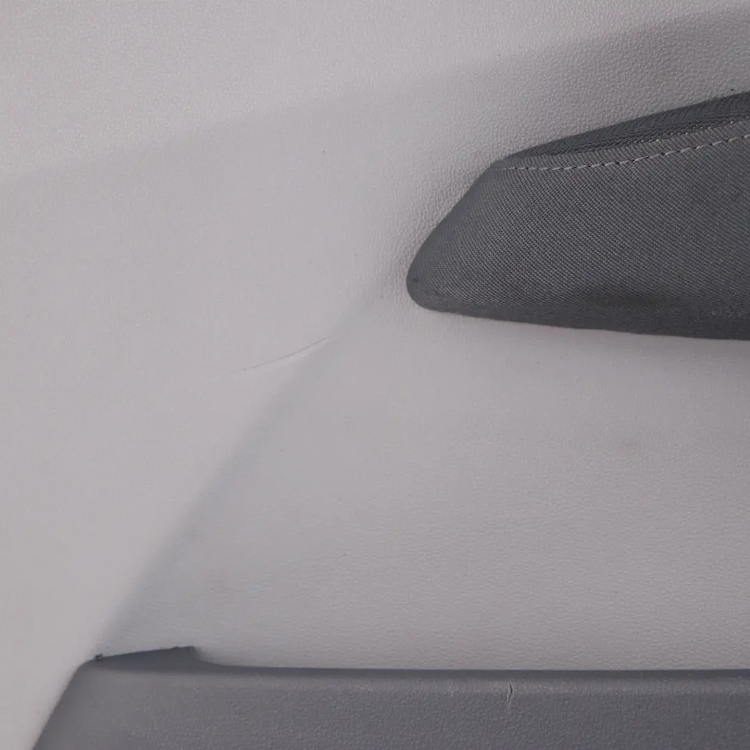 Pannello rivestimento scheda porta anteriore destro Alaskagrau Grigio per BMW E87 con numero di parte 7133302 BMW E87 Pannello rivestimento scheda porta anteriore destro Alaskagrau Grigio - SKU 7133302-3 - Numero di parte 7133302