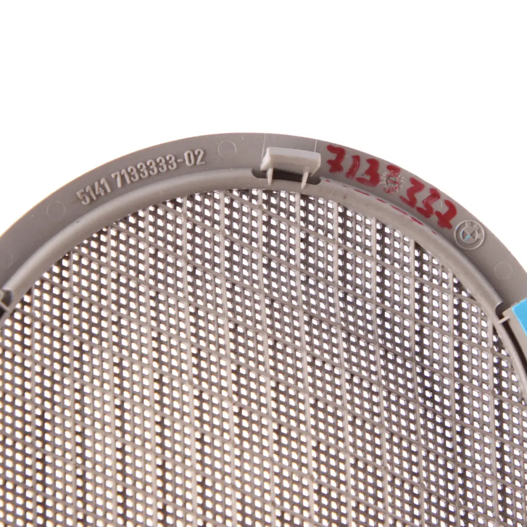 Coprire Trim Porta Carta Altoparlante Alaskagrey Anteriore Sinistra per BMW E87 con numero di parte 7133337 BMW E87 Coprire Trim Porta Carta Altoparlante Alaskagrey Anteriore Sinistra - SKU 7133337 - Numero di parte 7133337