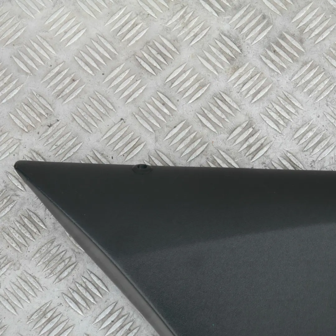 Panel embellecedor tarjeta puerta trasera izquierda Folienteil Schwarz para BMW E87 con número de pieza 7133359 BMW E87 Panel embellecedor tarjeta puerta trasera izquierda Folienteil Schwarz - SKU 7133359 - Número de pieza 7133359