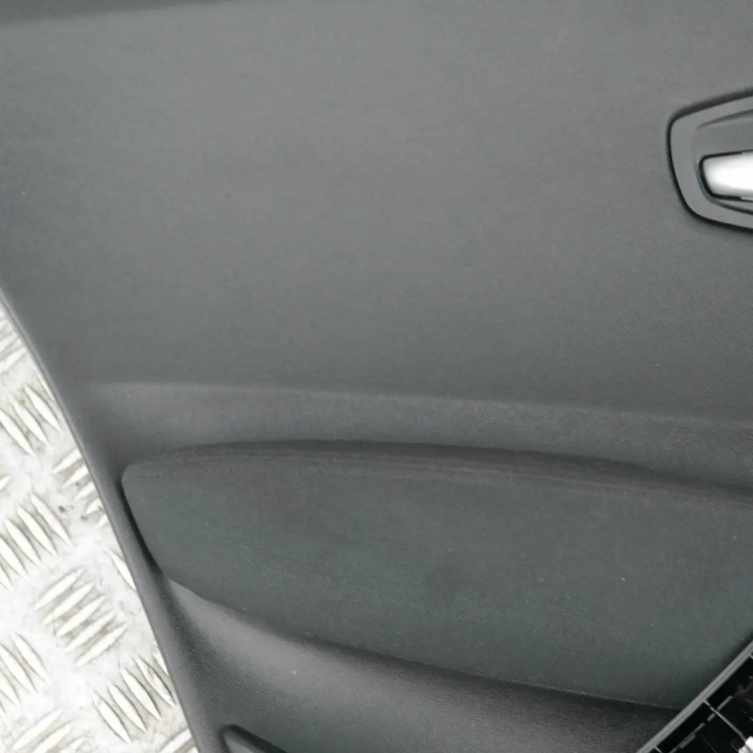 BMW E87 Pannello Porta Tessuto Posteriore Sinistra Nero 7133351 - SKU 7133359 - Numero di parte 7133359
