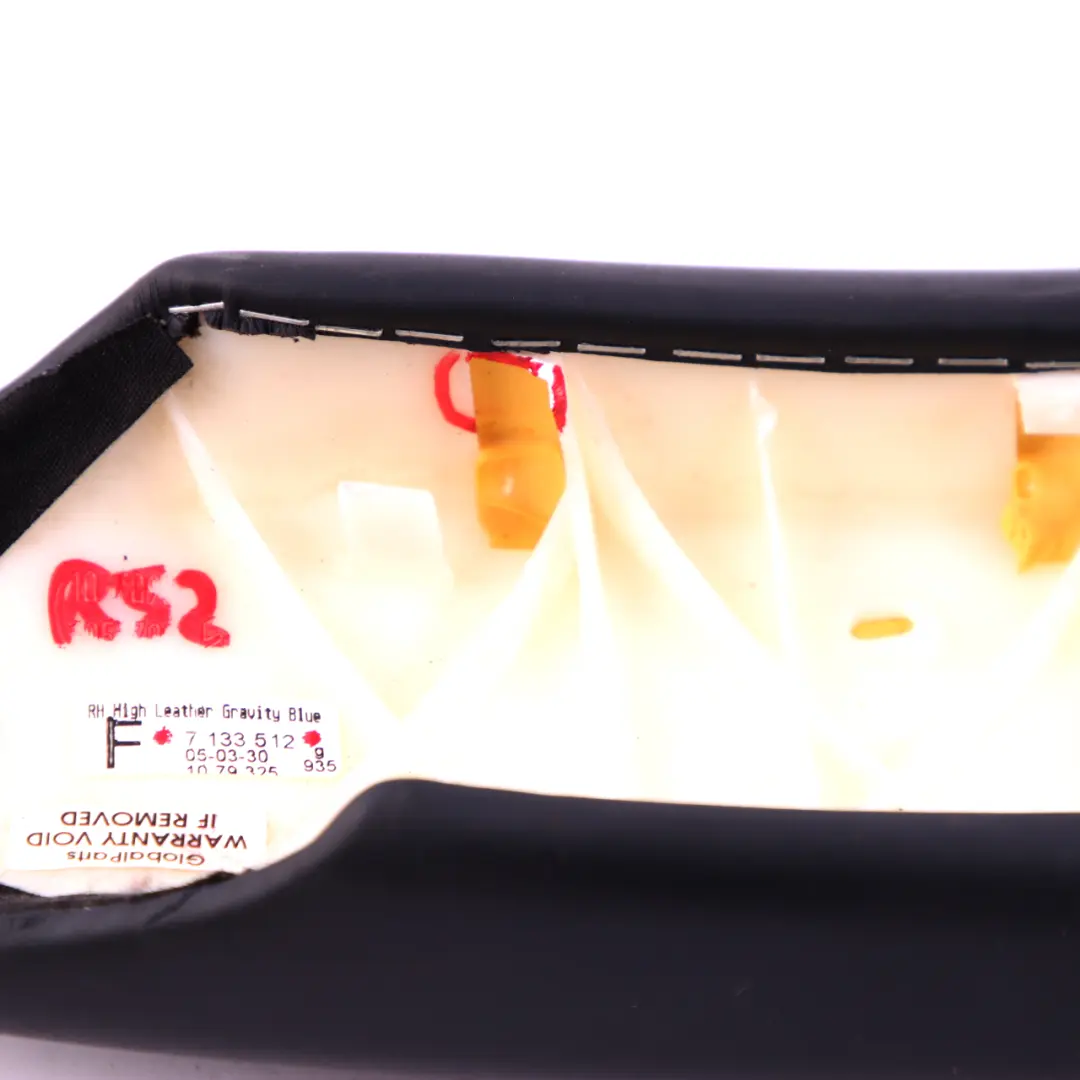 Armlehne Leder Rechts Gravity Blue Blau für Mini R52 Cabrio mit Teilenummer 7133512 Mini R52 Cabrio Armlehne Leder Rechts Gravity Blue Blau - SKU 7133512 - Teilenummer 7133512