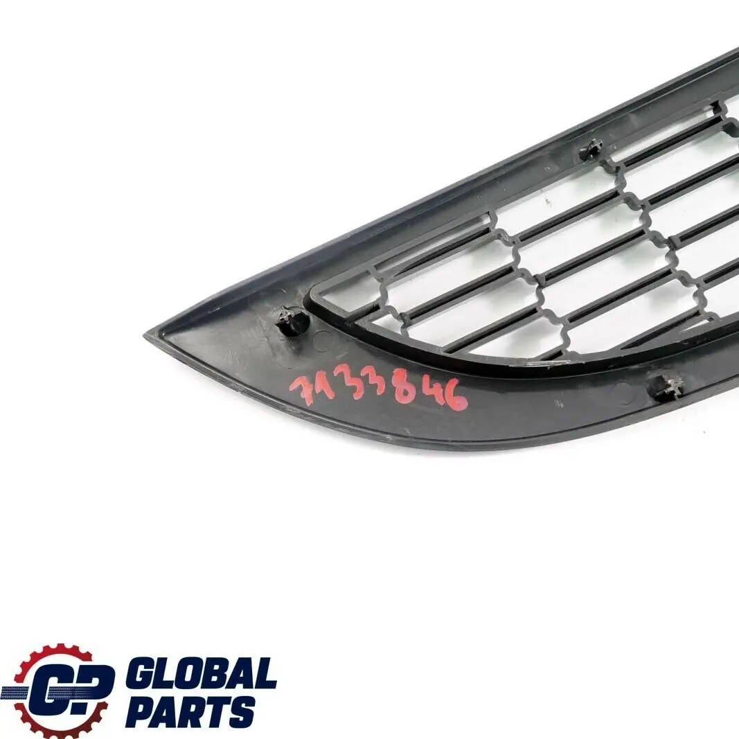 Kratka Atrapa Zderzaka Przód do MINI R50 R52 o numerze 7133846 MINI R50 R52 Kratka Atrapa Zderzaka Przód - SKU 7133846 - Numer Części 7133846