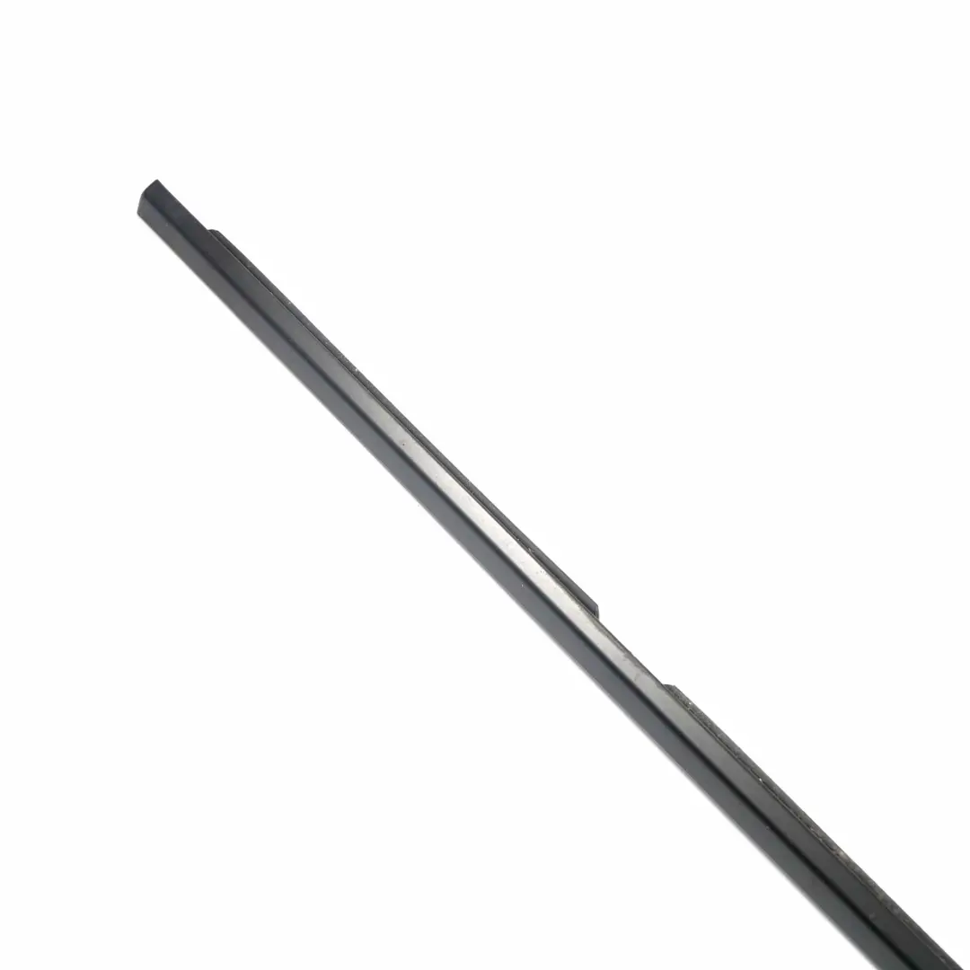 BMW E60 E61 Schachtabdeckung Aussen Tür Hinten Rechts Schwarz - SKU 7133928 - Teilenummer 7133928