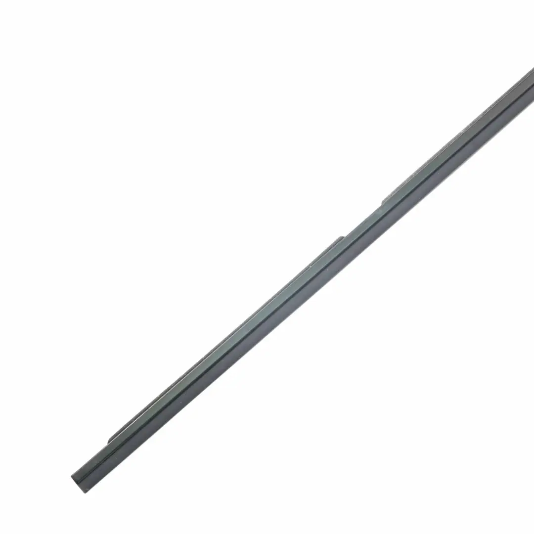 Listwa Drzwi Prawy Tył Czarna do BMW E61 o numerze 7133928 BMW E61 Listwa Drzwi Prawy Tył Czarna - SKU 7133928 - Numer Części 7133928