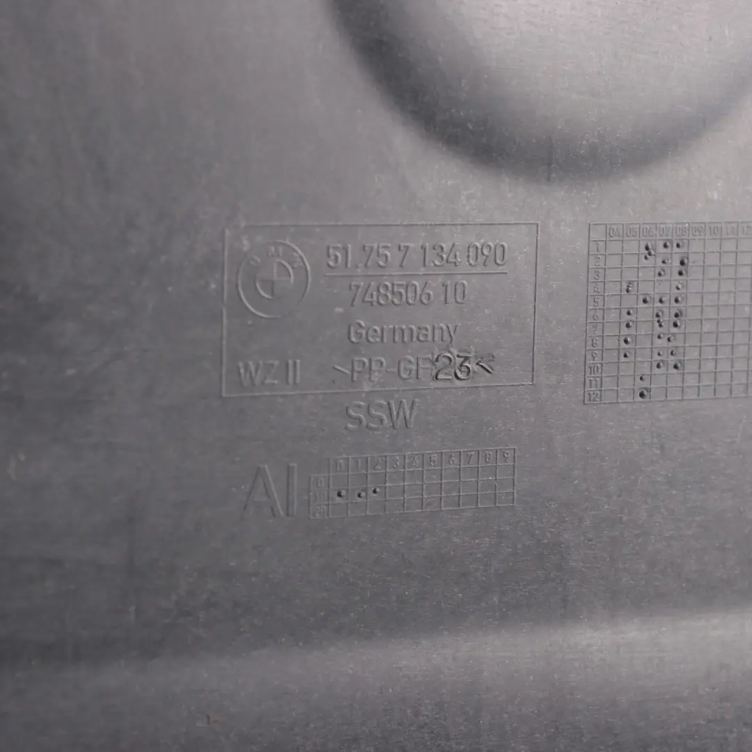 Unterbodenverkleidung Mitte für BMW E81 E82 E87 E88 E90 E91 E92 mit Teilenummer 7134090 BMW E81 E82 E87 E88 E90 E91 E92 Unterbodenverkleidung Mitte - SKU 7134090 - Teilenummer 7134090