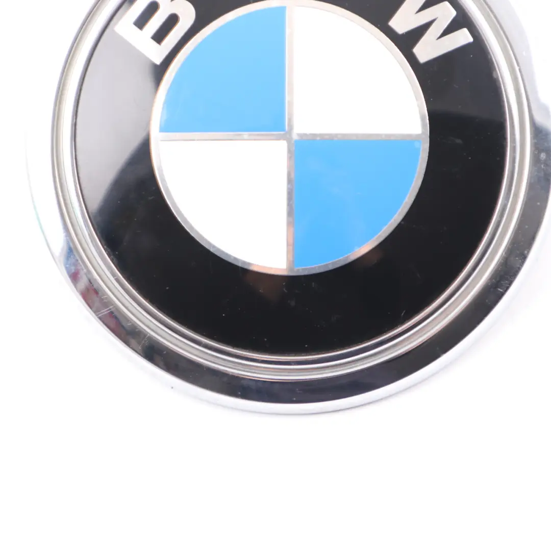 Emblème coffre BMW E65 E66 Plaque arrière du logo l'écusson pour à propos du numéro de pièce 7135356 Emblème coffre BMW E65 E66 Plaque arrière du logo l'écusson - SKU 7135356 - Numéro de pièce 7135356