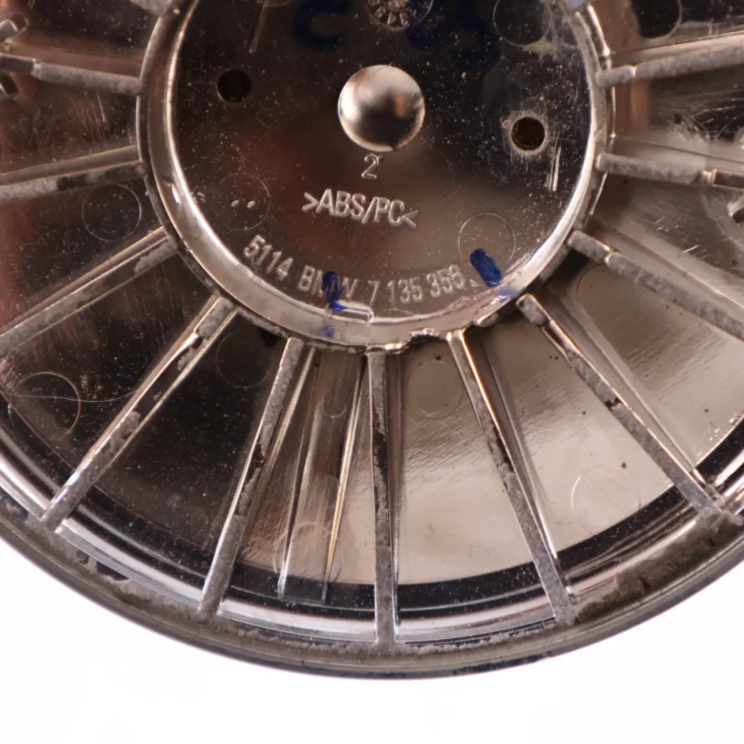 Emblème coffre BMW E65 E66 Plaque arrière du logo l'écusson pour à propos du numéro de pièce 7135356 Emblème coffre BMW E65 E66 Plaque arrière du logo l'écusson - SKU 7135356 - Numéro de pièce 7135356