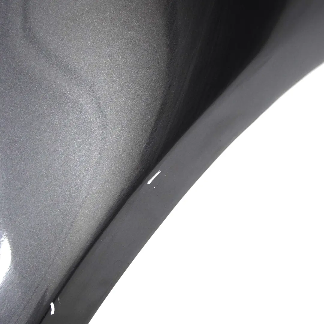 Seitenverkleidung Kotflügel vorne links Sparkling Graphite - A22 für BMW E90 E91 mit Teilenummer 7135679 BMW E90 E91 Seitenverkleidung Kotflügel vorne links Sparkling Graphite - A22 - SKU 7135679-SG4 - Teilenummer 7135679