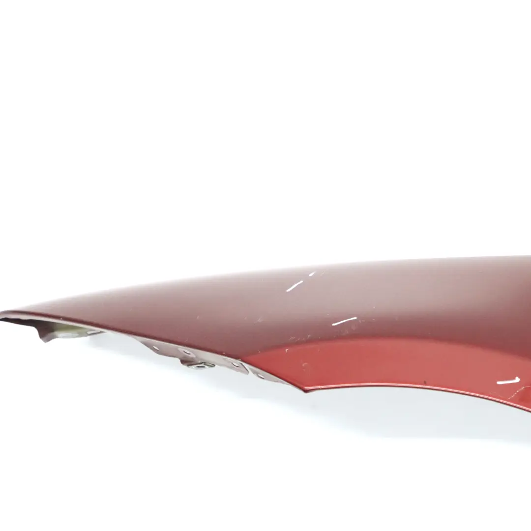 BMW E90 E91 Błotnik Lewy Przedni Skrzydło Vermilion Red Czerwone - A82 - SKU 7135679-VER - Numer Części 7135679