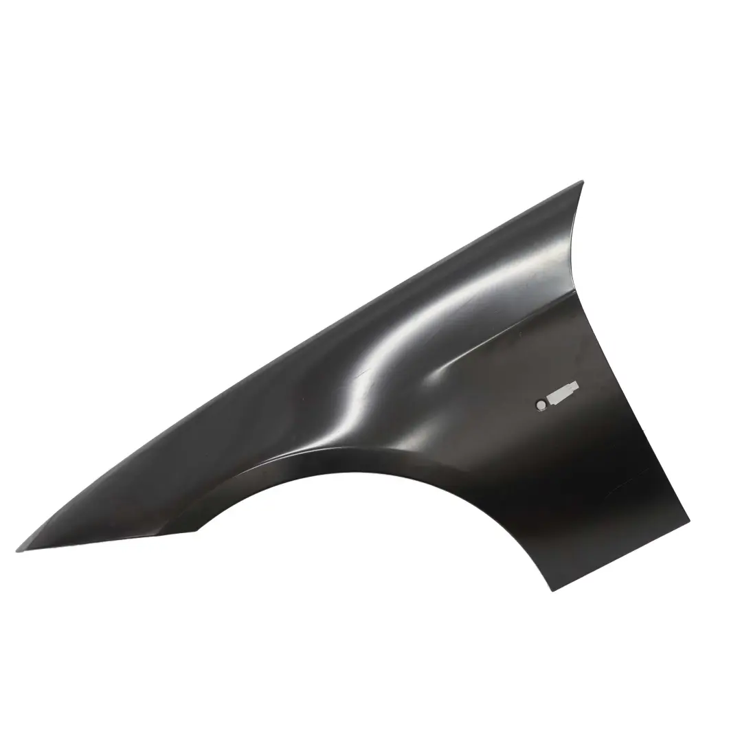 Pannello laterale parafango anteriore sinistra primerizzato per BMW E90 E91 con numero di parte 7135679 BMW E90 E91 Pannello laterale parafango anteriore sinistra primerizzato - SKU 7135679 - Numero di parte 7135679