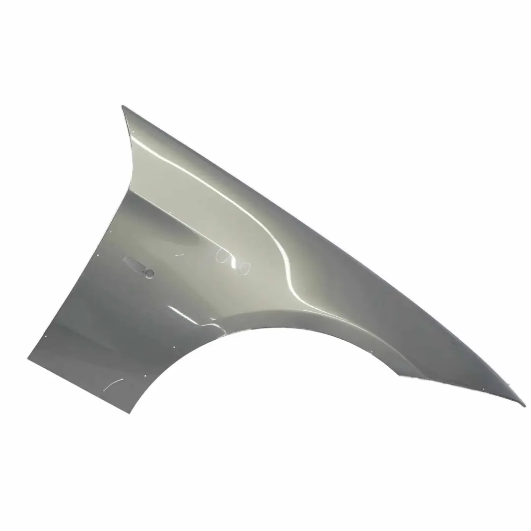 Panel lateral delantero derecho Guardabarros Arktis Metallic A34 para BMW E90 E91 con número de pieza 7135680 BMW E90 E91 Panel lateral delantero derecho Guardabarros Arktis Metallic A34 - SKU 7135680-AM1 - Número de pieza 7135680
