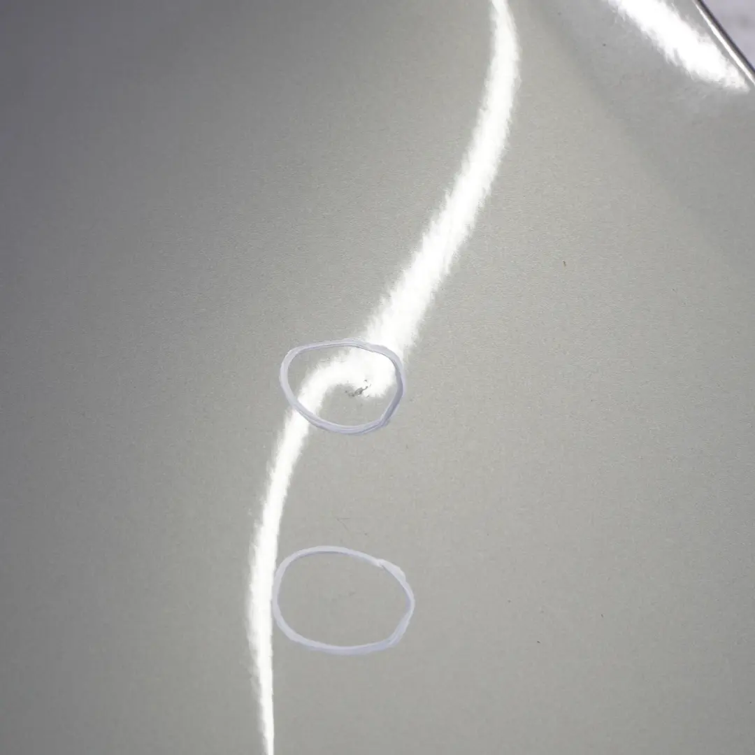 Pannello laterale anteriore destro Parafango Ala Arktis Metallic A34 per BMW E90 E91 con numero di parte 7135680 BMW E90 E91 Pannello laterale anteriore destro Parafango Ala Arktis Metallic A34 - SKU 7135680-AM1 - Numero di parte 7135680