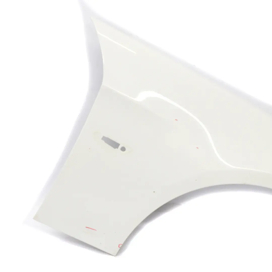 Panel Lateral Guardabarros Delantera Derecha Alpinweiss Blanco 3 300 para BMW E90 E91 con número de pieza 41357135680 BMW E90 E91 Panel Lateral Guardabarros Delantera Derecha Alpinweiss Blanco 3 300 - SKU 7135680-AW3 - Número de pieza 41357135680