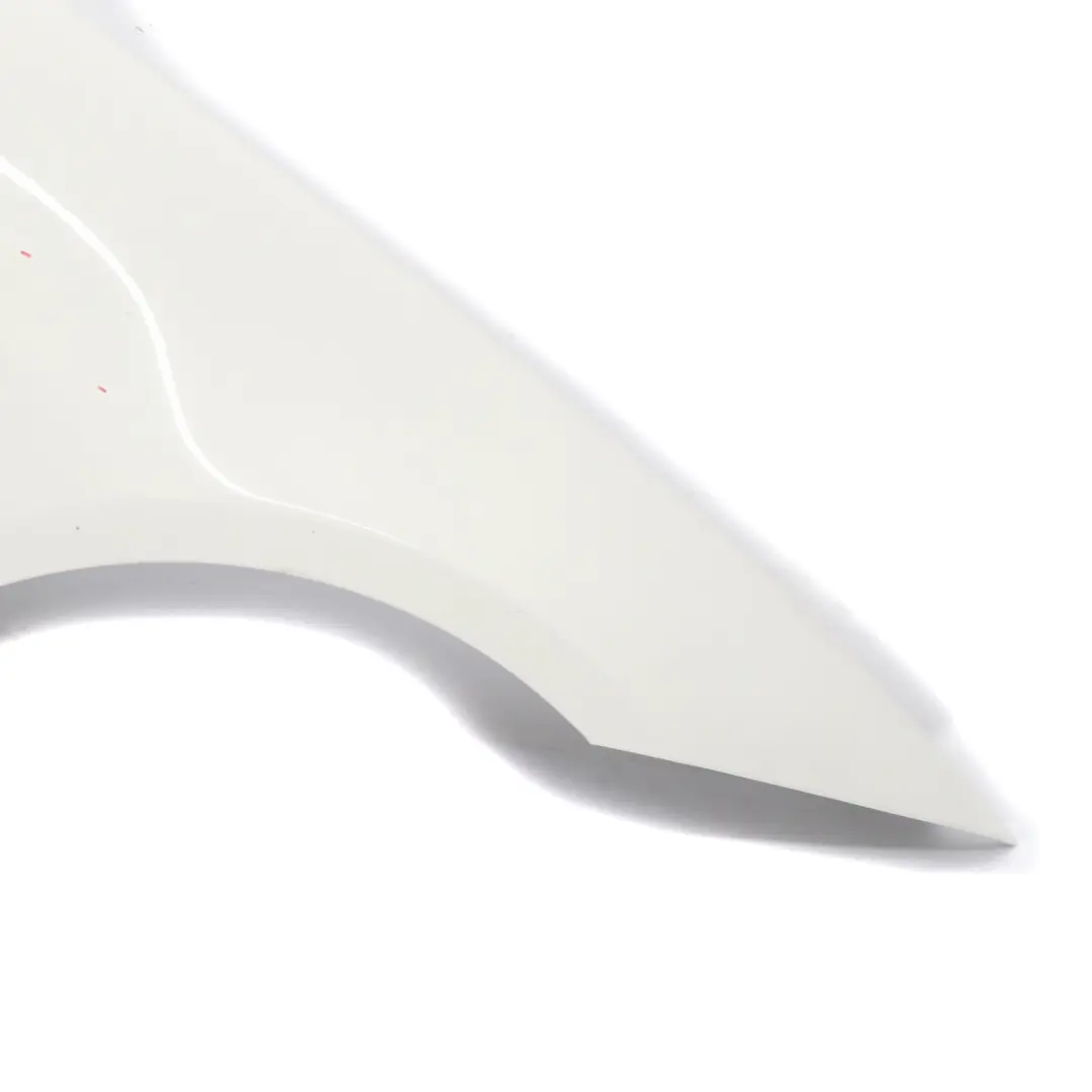 Panel Lateral Guardabarros Delantera Derecha Alpinweiss Blanco 3 300 para BMW E90 E91 con número de pieza 41357135680 BMW E90 E91 Panel Lateral Guardabarros Delantera Derecha Alpinweiss Blanco 3 300 - SKU 7135680-AW3 - Número de pieza 41357135680