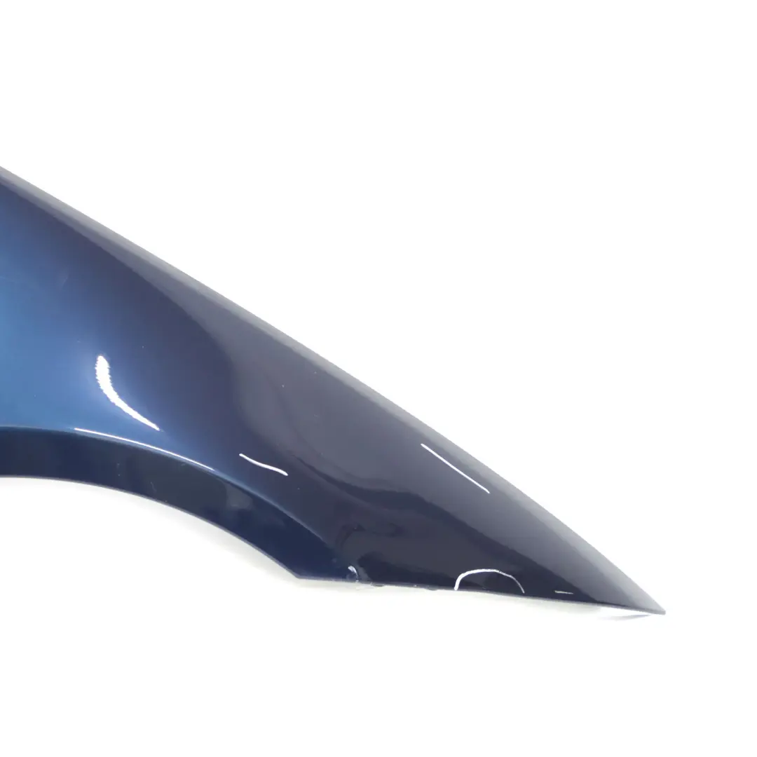 Pannello laterale parafango anteriore destra Tiefseeblau Blu - A76 per BMW E90 E91 con numero di parte 7135680 BMW E90 E91 Pannello laterale parafango anteriore destra Tiefseeblau Blu - A76 - SKU 7135680-DSB - Numero di parte 7135680