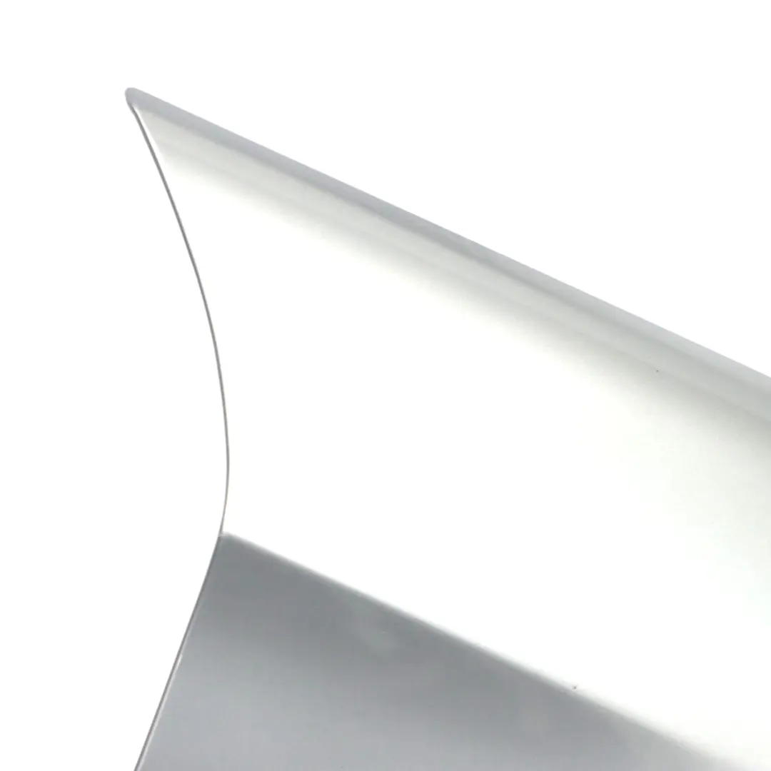 Panel Lateral Guardabarros Delantero Derecho Spacegrau - A52 para BMW E90 E91 con número de pieza 7135680 BMW E90 E91 Panel Lateral Guardabarros Delantero Derecho Spacegrau - A52 - SKU 7135680-SCG5 - Número de pieza 7135680