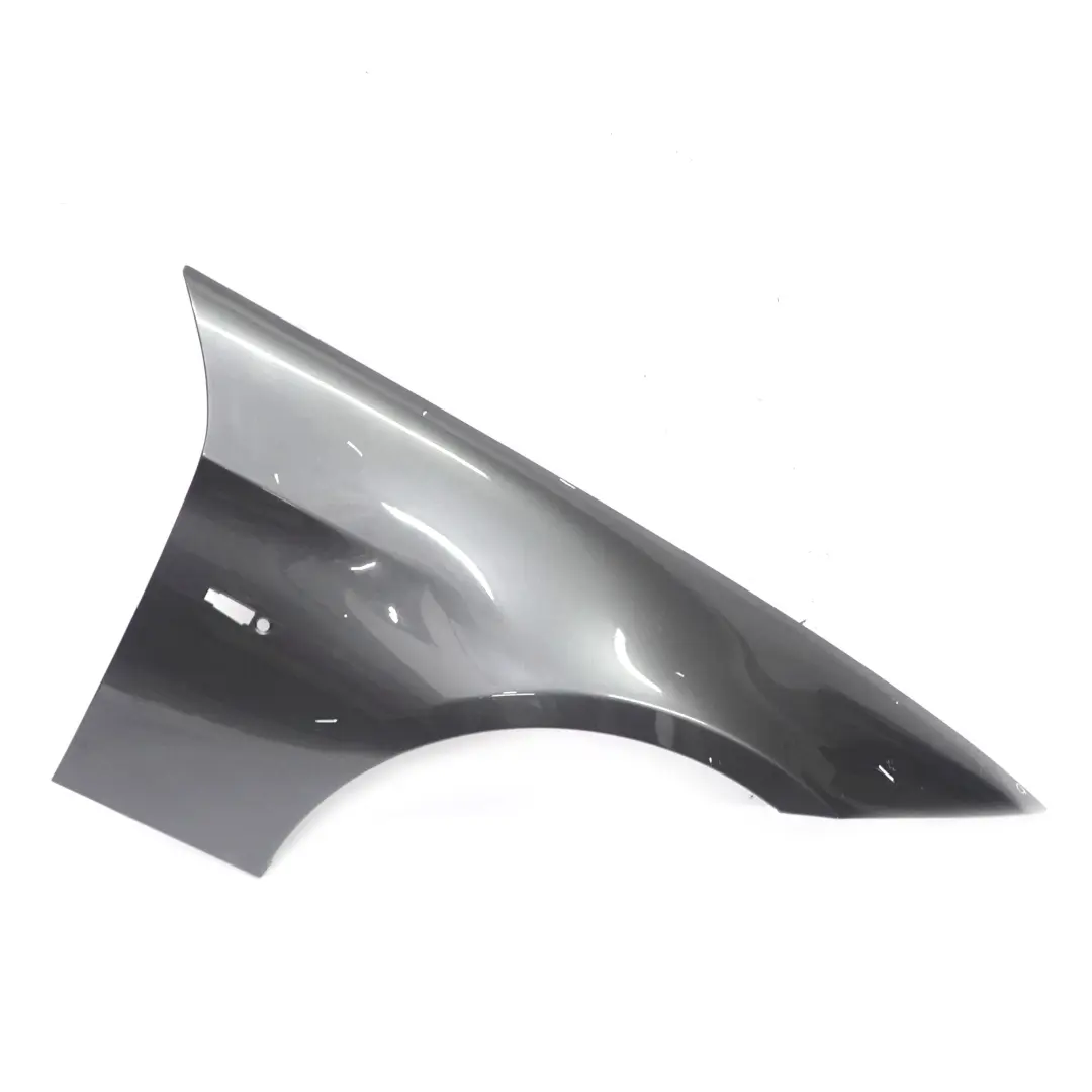 Panel lateral Guardabarros Delantero Derecho Grafito Brillante A22 para BMW E90 E91 con número de pieza 7135680 BMW E90 E91 Panel lateral Guardabarros Delantero Derecho Grafito Brillante A22 - SKU 7135680-SG4 - Número de pieza 7135680
