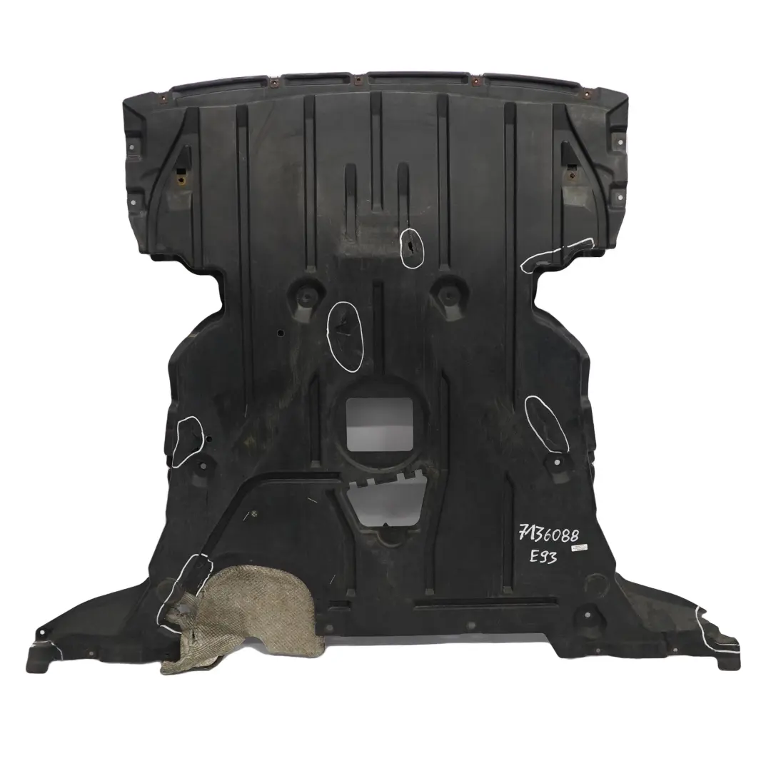 Bajo Capo Pantalla de Proteccion Motor Convertible Bandeja 7135287 para BMW E93 con número de pieza 7136088 BMW E93 Bajo Capo Pantalla de Proteccion Motor Convertible Bandeja 7135287 - SKU 7136088 - Número de pieza 7136088