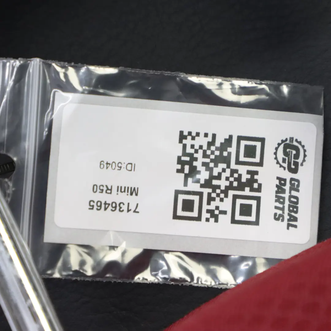 Oparcie Kanapy Tylnej Lewe Półskóra Molette Czerwony do Mini R50 o numerze 7136465 Mini R50 Oparcie Kanapy Tylnej Lewe Półskóra Molette Czerwony - SKU 7136465 - Numer Części 7136465