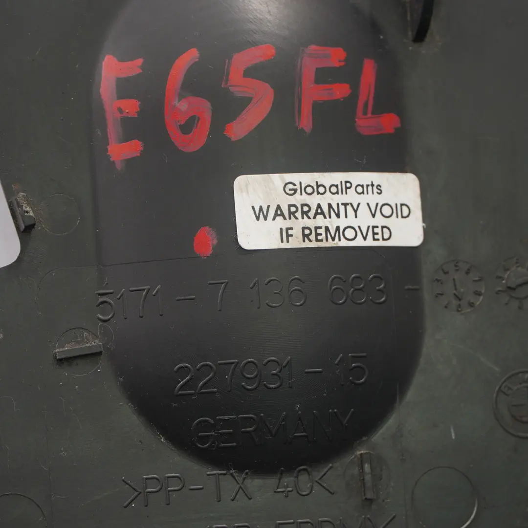 BMW E65 Osłona Mocowanie Nawiewu Lewy Przód - SKU 7136683 - Numer Części 7136683