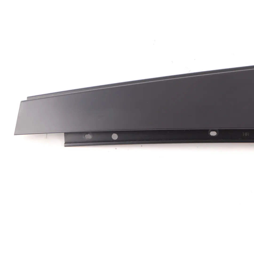 Acabado Marco Ventana B-Pilar Puerta Trasera Derecha Negro para BMW X5 E70 con número de pieza 7136956 BMW X5 E70 Acabado Marco Ventana B-Pilar Puerta Trasera Derecha Negro - SKU 7136956 - Número de pieza 7136956