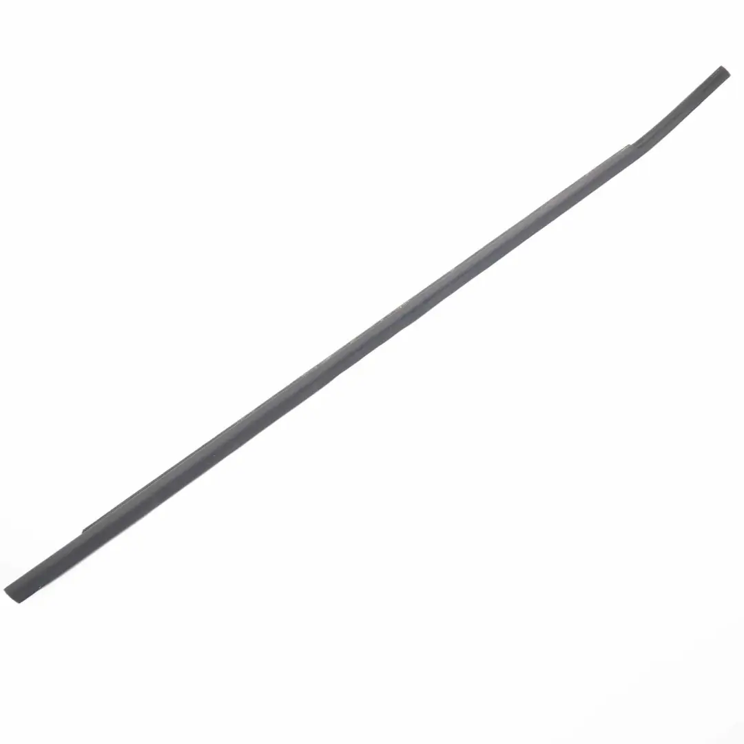 Listwa Szyby Drzwi Prawy Przód Czarna do BMW X5 E70 o numerze 7136966 BMW X5 E70 Listwa Szyby Drzwi Prawy Przód Czarna - SKU 7136966 - Numer Części 7136966