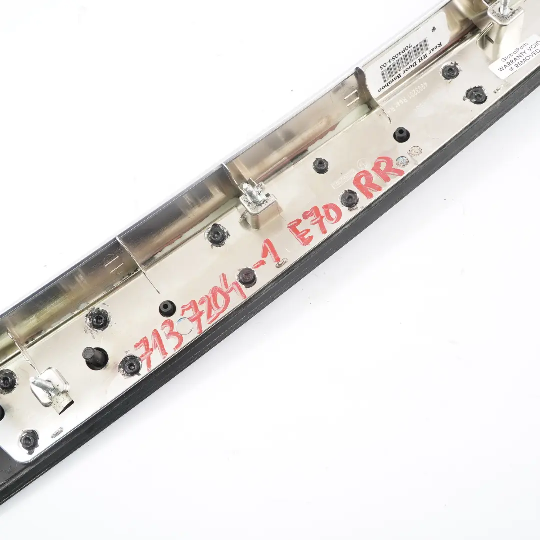 Holzleiste Bambus Tür Hinten Rechts Dunkel 7137204 für BMW X5 E70 1 mit Teilenummer 51427137204 BMW X5 E70 1 Holzleiste Bambus Tür Hinten Rechts Dunkel 7137204 - SKU 7137204-1 - Teilenummer 51427137204