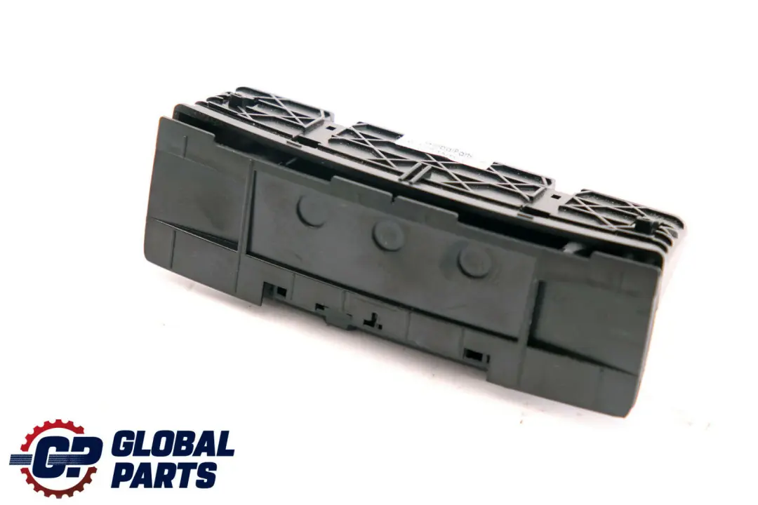 Ascher Mittelkonsole Hinten Black für BMW 3 er E90 E91 mit Teilenummer 7139048 BMW 3 er E90 E91 Ascher Mittelkonsole Hinten Black - SKU 7139048-8 - Teilenummer 7139048