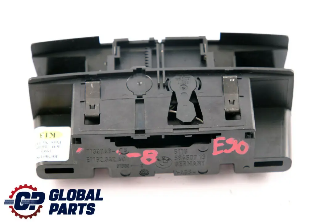 Cenicero Trasero Consola Central Negro para BMW 8 E90 E91 con número de pieza 7139048 BMW 8 E90 E91 Cenicero Trasero Consola Central Negro - SKU 7139048-8 - Número de pieza 7139048
