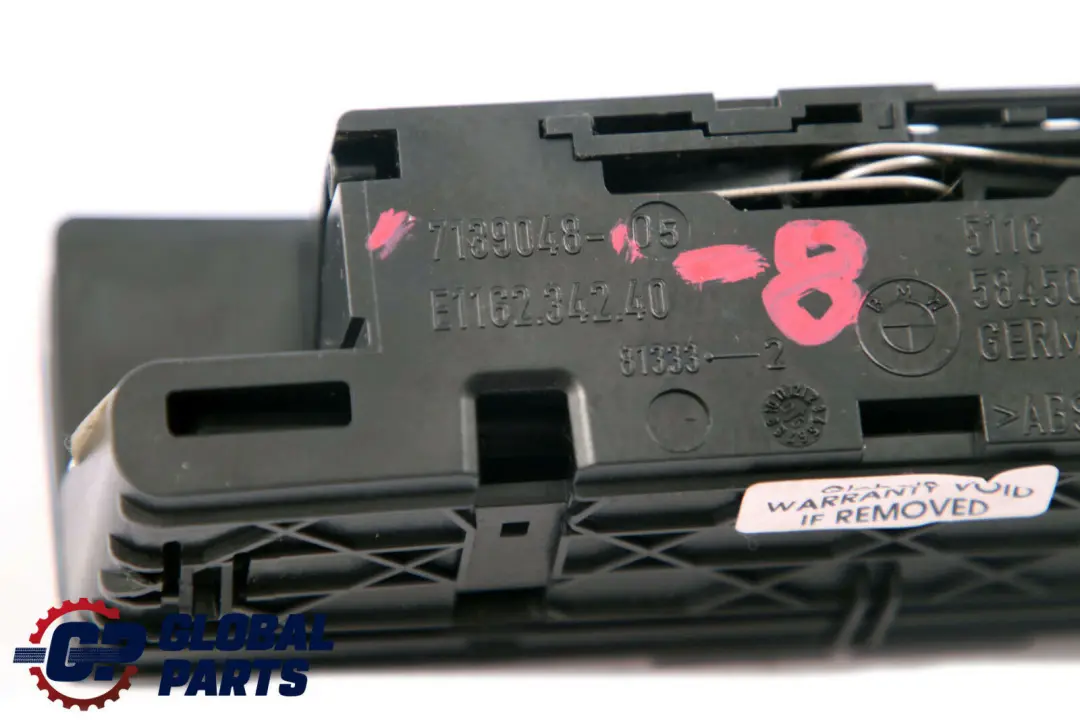 Posacenere Consolle Centrale Posteriore Black per BMW E90 E91 con numero di parte 7139048 BMW E90 E91 Posacenere Consolle Centrale Posteriore Black - SKU 7139048-8 - Numero di parte 7139048