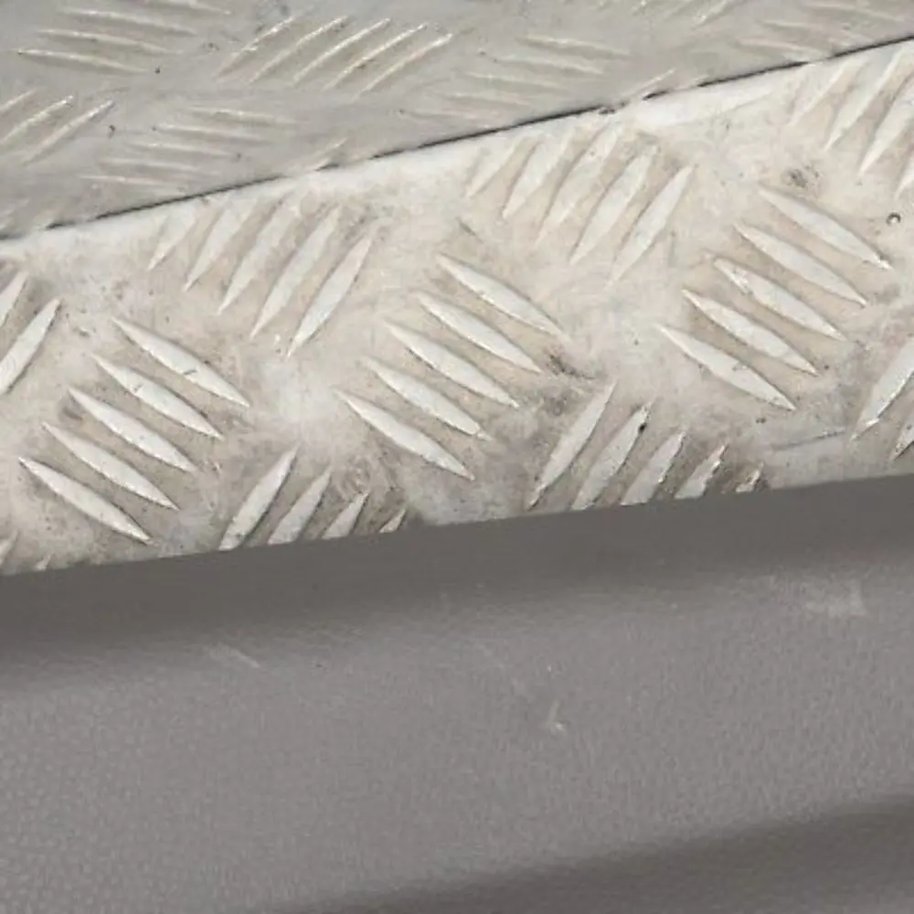 Lateral Trim Panel Bottom Front Kick Left N/S Grey to BMW Mini Cooper One R50 with Part number 7139077 BMW Mini Cooper One R50 Lateral Trim Panel Bottom Front Kick Left N/S Grey - SKU 7139077 - Part number 7139077