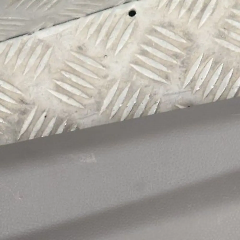 Lateral Trim Panel Bottom Front Kick Left N/S Grey to BMW Mini Cooper One R50 with Part number 7139077 BMW Mini Cooper One R50 Lateral Trim Panel Bottom Front Kick Left N/S Grey - SKU 7139077 - Part number 7139077