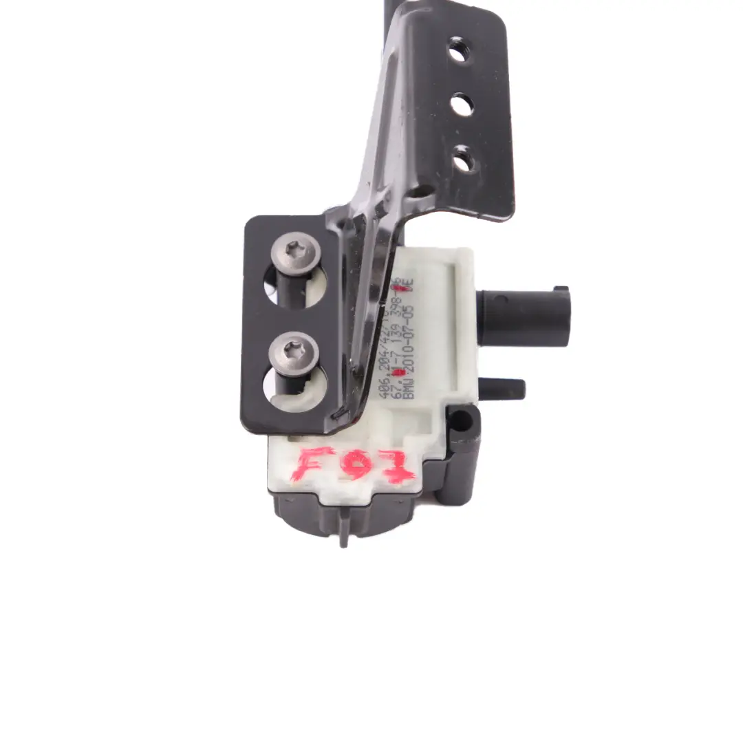 Filler Flap Lock Actuator Gran Turismo to BMW F07 GT Fuel Tank with Part number 7139398 BMW F07 GT Fuel Tank Filler Flap Lock Actuator Gran Turismo - SKU 7139398 - Part number 7139398